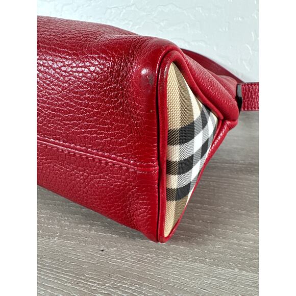 Burberry Red Grained Leather Horn Toggle Shoulder bag - Picture 4 of 10